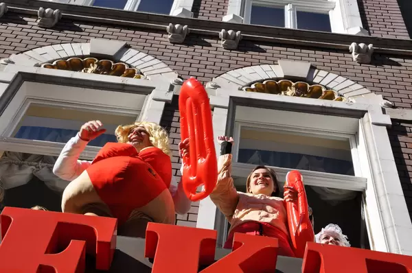 Baywatch am Rosenmontagszug 2011, Köln