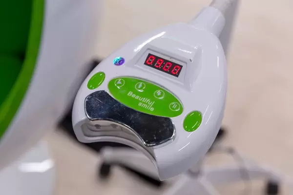 Beautiful Smile ermöglicht Zahnbleaching durch Ausstellungsstück auf der internationalen Fibo Messe in Köln