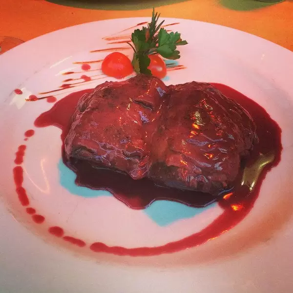 Beef im Schinkenmantel und Rotweinsauce. #nomnom #foodcamp #fbcr15 #food #foodporn #rome #sloppysams #italy #vacation #picoftheday #yummy