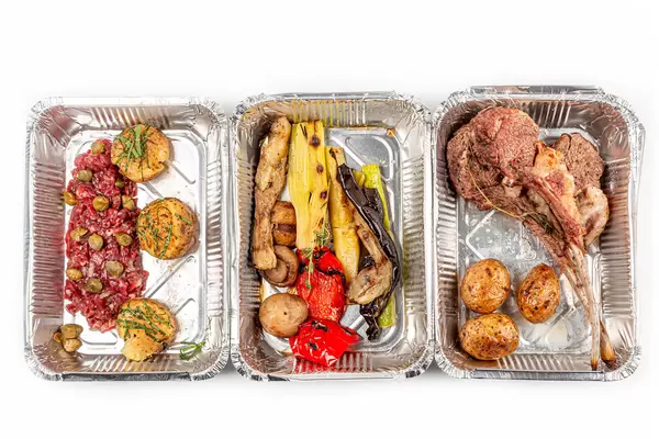 Beef tartare, grilled vegetables and rack of lamb - takeaway