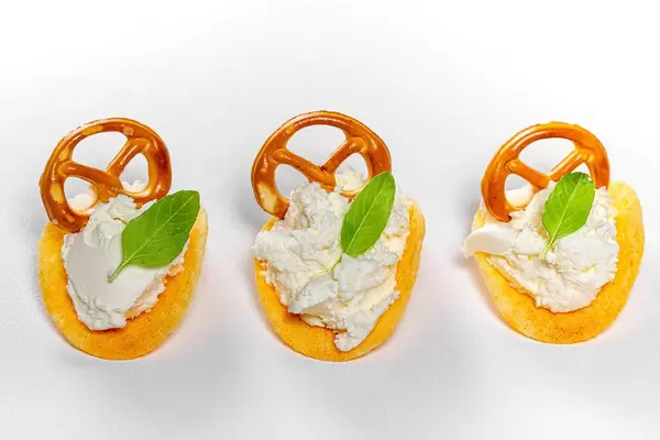 Beer cheese snack with potato chips