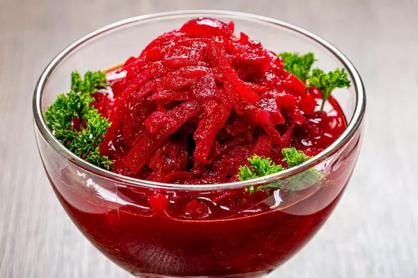 Beets with carrots, onions and pepper stewed in tomato and garlic sauce (Flip 2019)