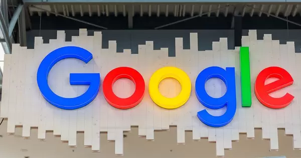 Beleuchteter, bunter Google - Schriftzug