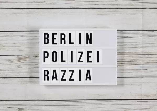 Berlin: Hunderte Polizisten zu Razzien unter anderem in Rigaer Straße