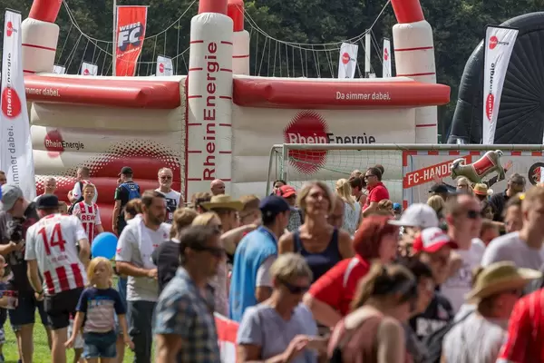 Besucher bei der 1. FC Köln Saisoneröffnung 2018/2019