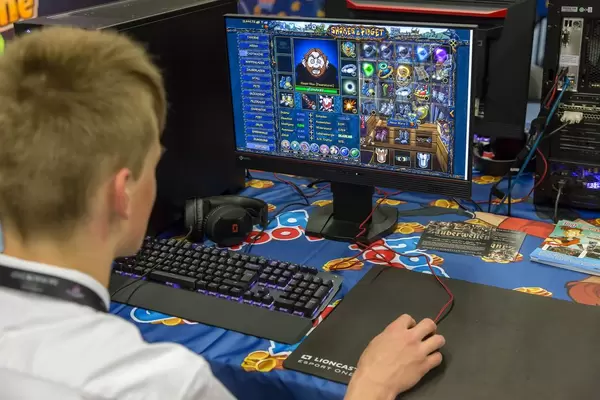 Besucher spielt Shakes and Fidget