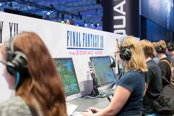 Besucher zocken Final Fantasy XII - The Zodiac Age