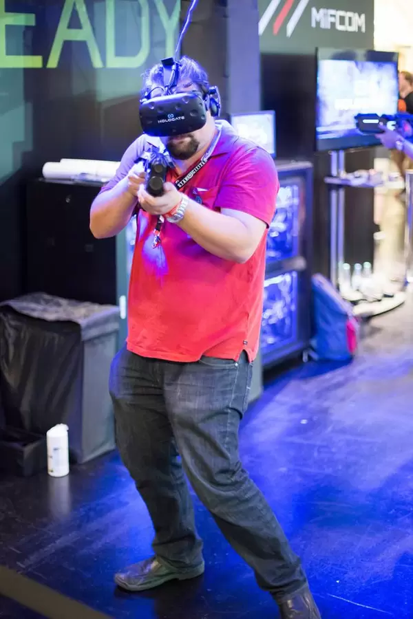 Besucher zocken VR-Multiplayer-System Hologate