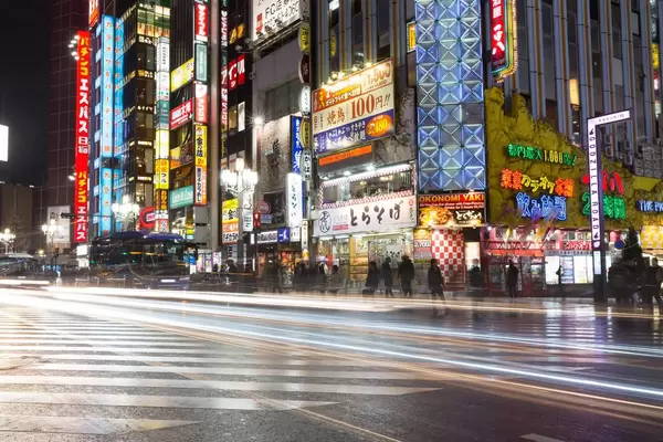 Bewegung auf den Straßen von Tokyo