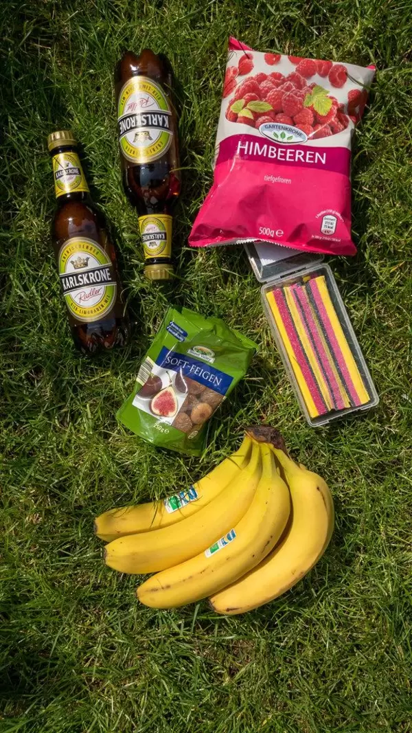 Bier, Soft-Feigen, Bananen, Himbeeren und Lakritz