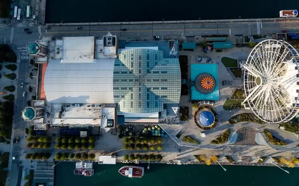 Bird's eye view of Chicago Children's Museum, Navy Pier and Centennial Wheel
