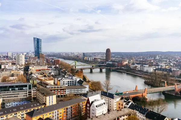 Birdview of Frankfurt on the river Main / Vogelschau von Frankfurt am Main