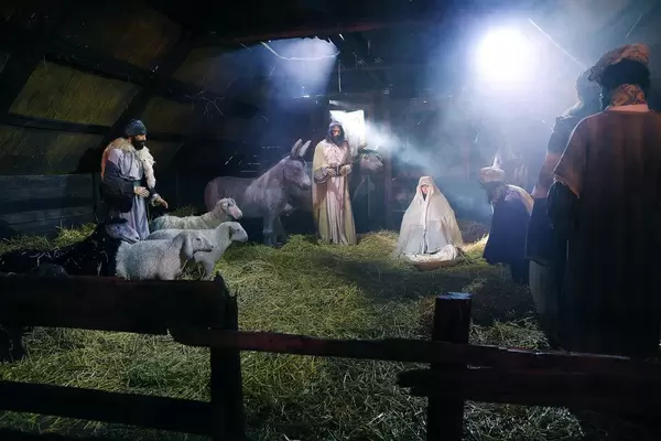 Birth of Jesus, manger scene, Christianity tradition (Flip 2019)