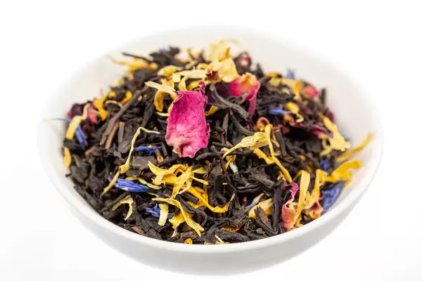 Black tea with multi-colored flower petals