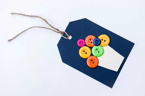 Blue spacer with buttons