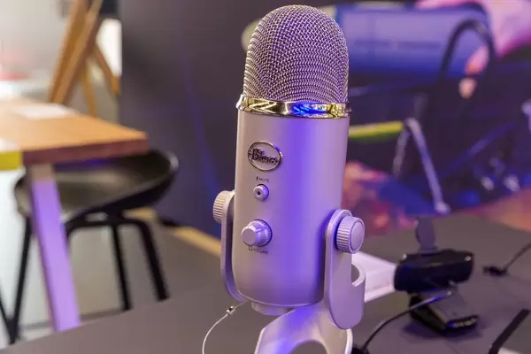 Blue Yeti USB Mikrofon für Youtuber, Gaming streams und Podcast