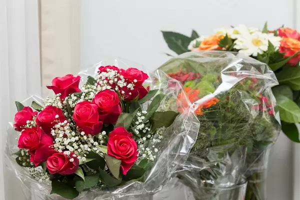 Blumensträuße: Rosen und Schnittblumen