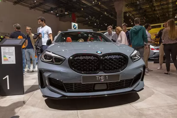 BMW sports car: M135i xDrive with digital key and intelligent personal assistant