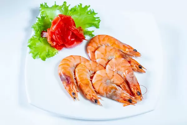 Boiled shrimp with pickled ginger