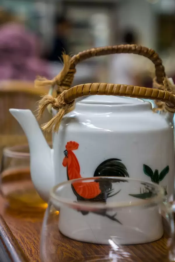 Bokeh with Tea Pot and Glass in the Foreground