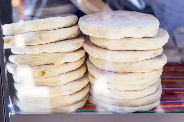 Bolo do Caco: Bread with Garlic