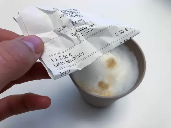 Bonpflicht in Deutschland: ein 2,50 Euro Beleg für ein Latte Macchiato