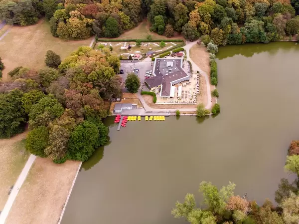 Bootverleih, Restaurant Haus am See und Minigolf in Lindenthal. Luftbild