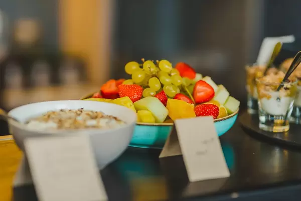 Bowl Of Strawberries, Grapes, Oranges And Apples (Flip 2019)