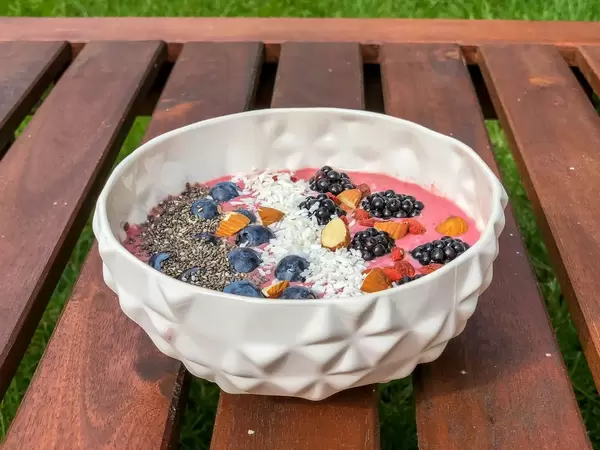 Bowl reich an Zucker. High Carb