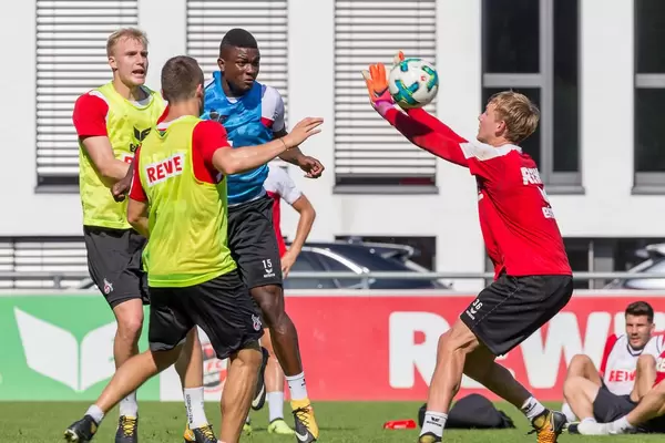 Brady Scott, Jhon Cordoba und Frederik Sørensen beim Training - 1. FC Köln beim Training - 1. FC Köln