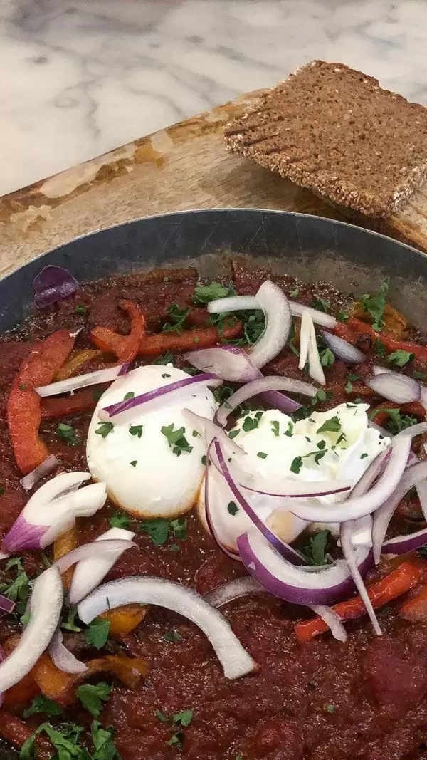 Breakfast at Louis The Breakfast Club in Cologne with the North African dish Shakshouka