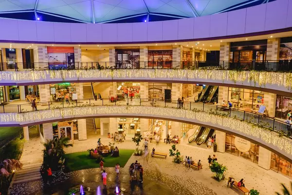 Bright christmas lights of the Festive Walk mall (Flip 2019)