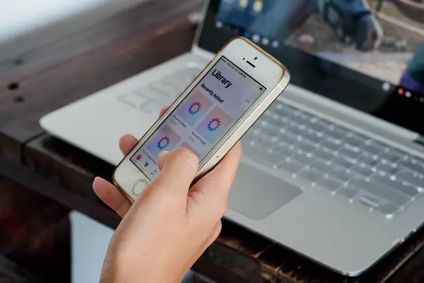 Browsing recently added files on an iPhone