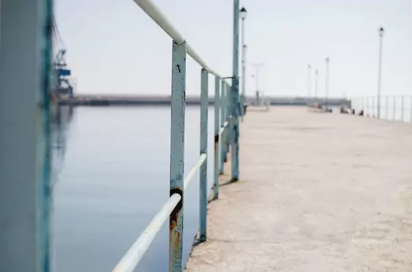 Brücke mit Geländer