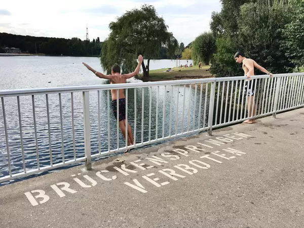 Brückenspringen verboten