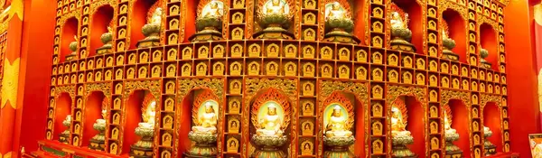 Buddha-Schrein in einem Tempel in Singapur