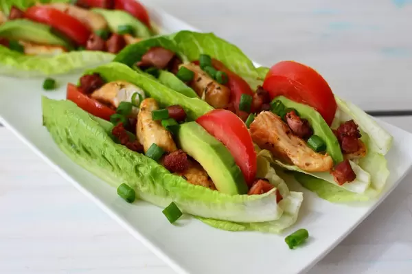 Buffalo Chicken BLAT Wraps