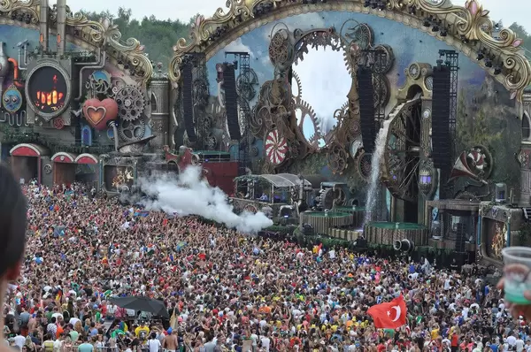 Bühnennebel - Musikfestival Tomorrowland 2014