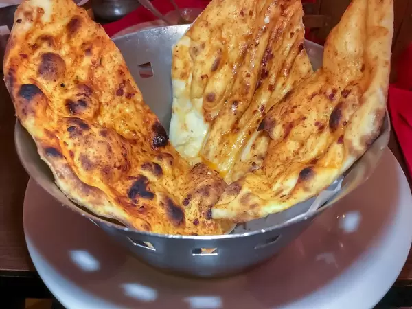 Bullet Naan Chili Knoblauch-Fladenbrot