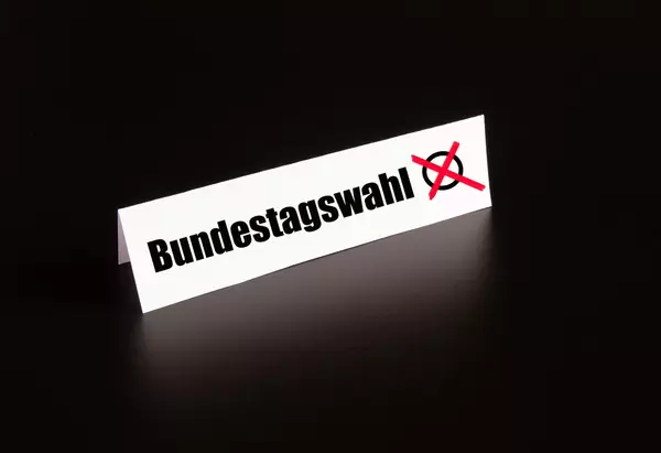 Bundestagswahl text on black background