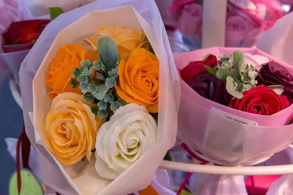 Bunte Baderosen Sträuße von Salsa