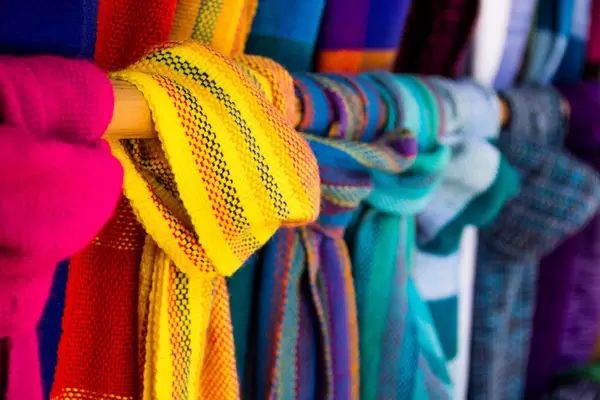 Bunte Honduras Schale in der Nahaufnahme