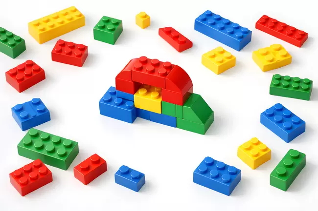 Bunte Klemmbausteine wie Lego