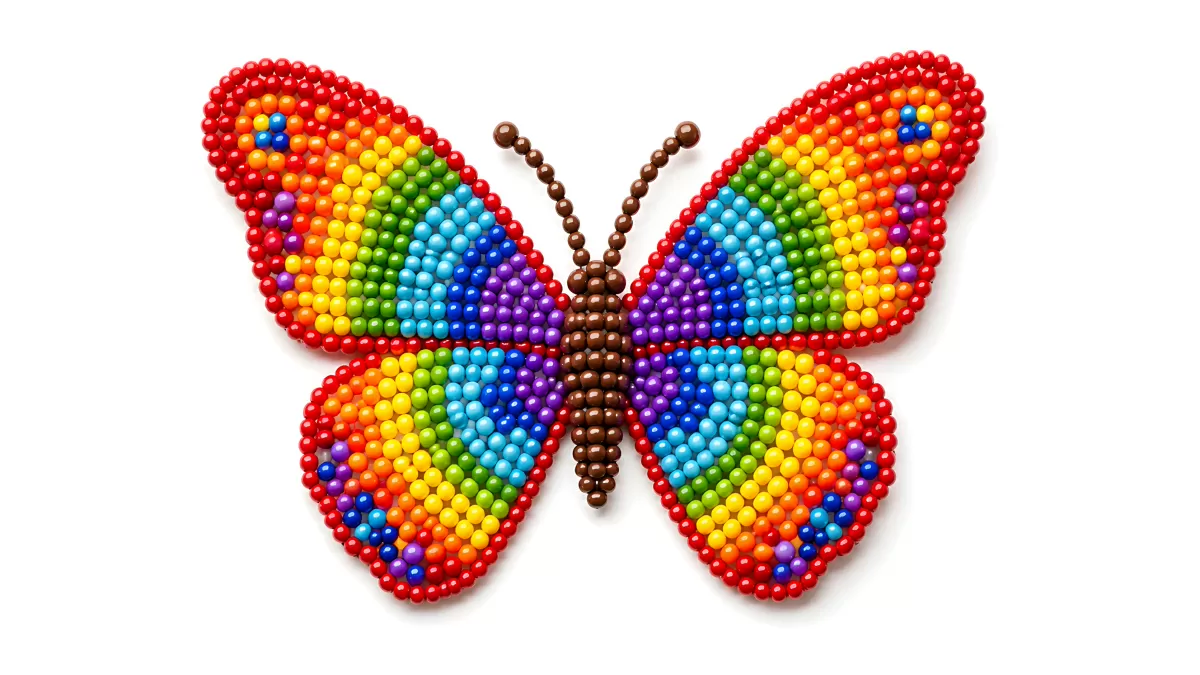 Bunter Schmetterling aus Perlen in Regenbogenfarben