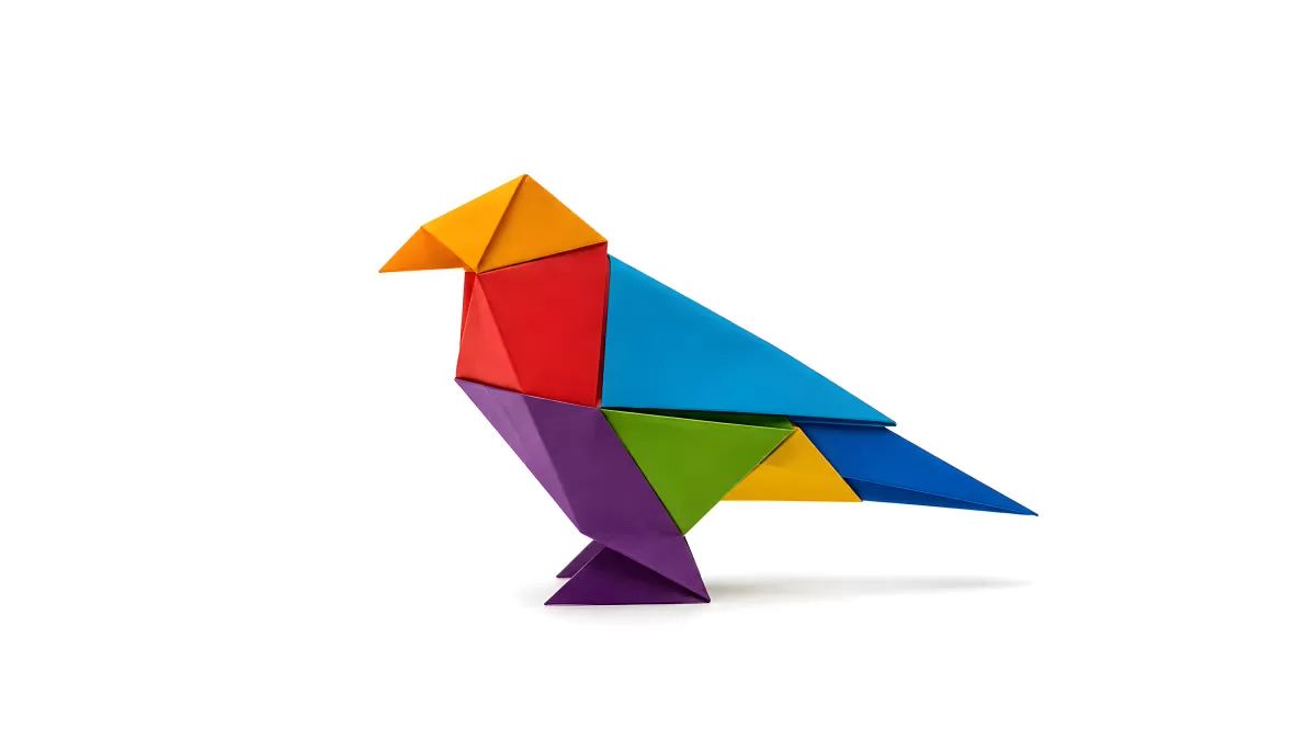 Bunter Tangram-Vogel aus geometrischen Formen