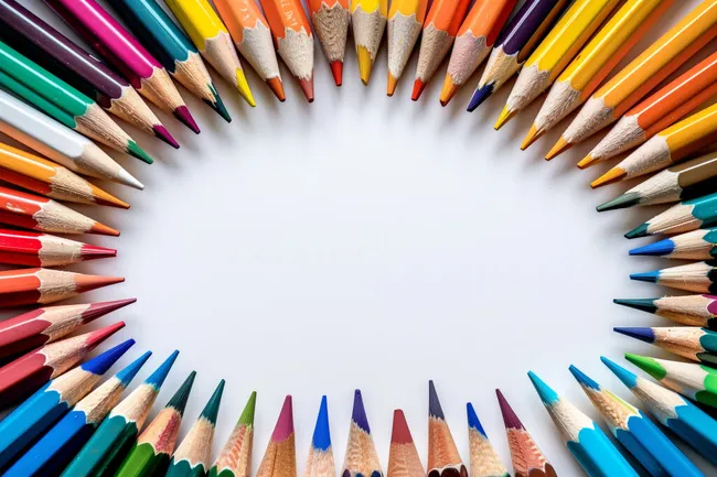 Buntstifte im Farbkreis