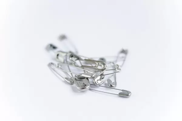 Büroklammern / Safety Pins
