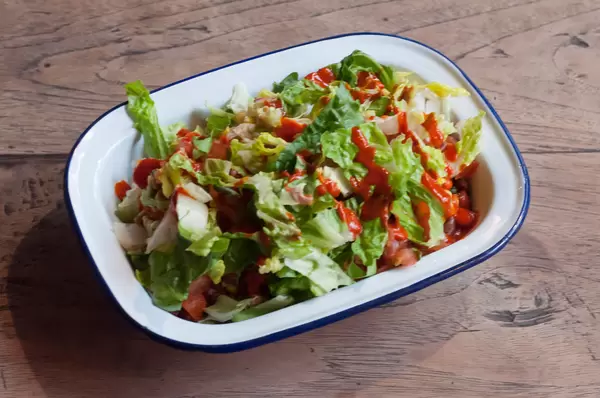 BurritoRico Fitness-Bowl mit Chicken, Guacamole und scharfer Soße