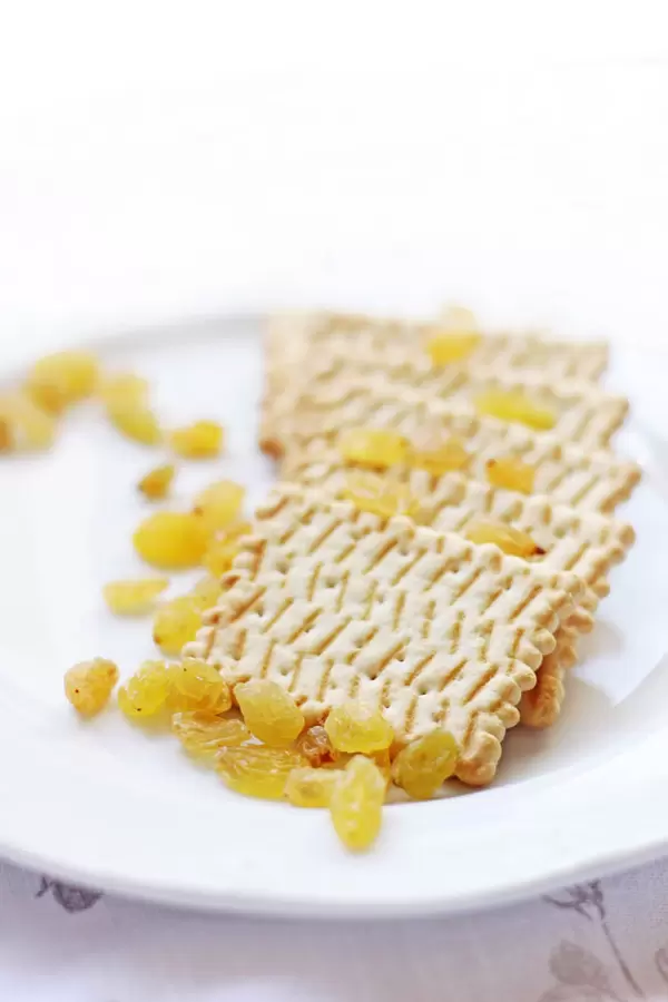 Butter Biscuits With Raisins