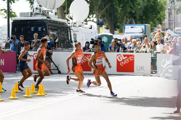 Byambajav Tseveenravdan und weitere Läufer (Marathon Finale) bei den IAAF Leichtathletik-Weltmeisterschaften 2017 in London